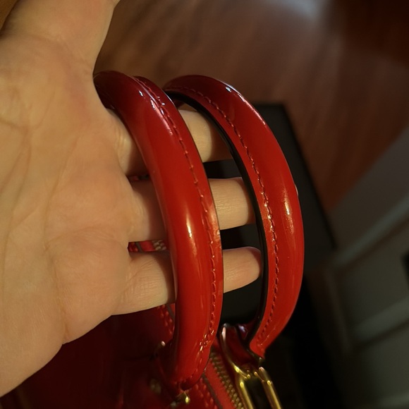 Louis Vuitton Women's Alma PM MV CERISE 🍒 with lock, key and strap. - Picture 14 of 14